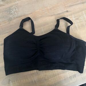 Sublime® Hands-Free Pumping & Nursing Bra black